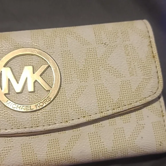 Michael Kors Wallet - Picture 9 of 9
